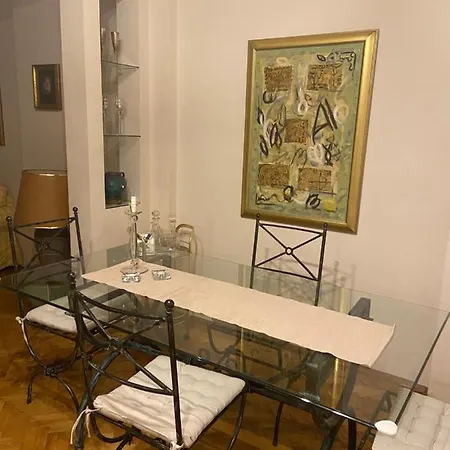 City Center Luxury Apartment Nicole Sofia