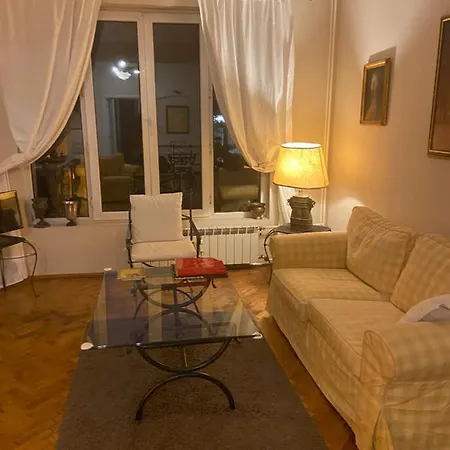 City Center Luxury Apartment Nicole Sofia