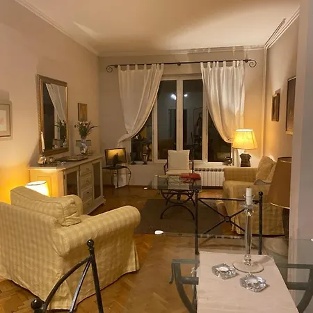 City Center Luxury Apartment Nicole Apartment
